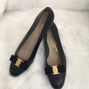 Salvatore Ferragamo Navy Blue Original Flats in size 10AA